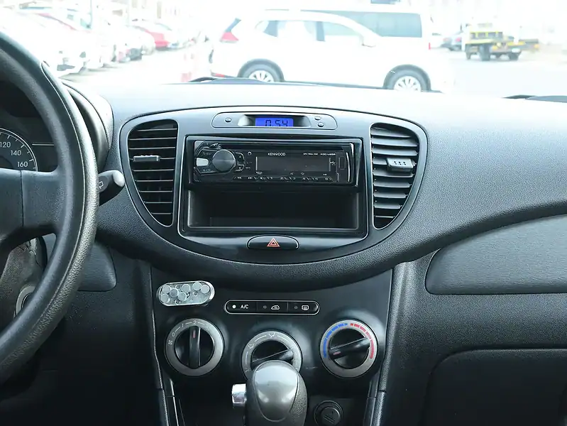 2015 Hyundai i10 GL 1.2L 4 Cylinders Engine Silver Grey Hatchback