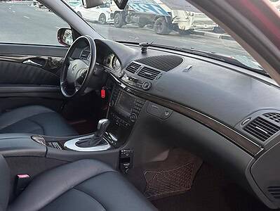 2003 Mercedes-Benz E320 3.2 litre V6 Engine Petrol Red Black Sedan
