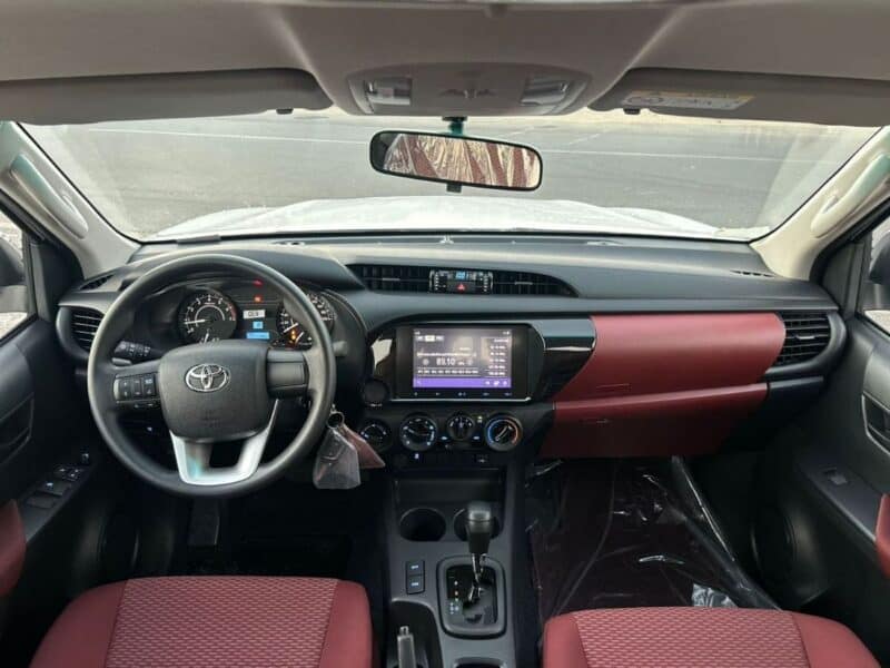 2025 Toyota Hilux DLX BASIC 2.7 4 Cylinder Engine PETROL White Red