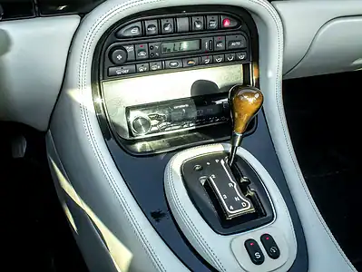 2001 Jaguar XJ R 8 Cylinders Engine Petrol Green Beige Sedan