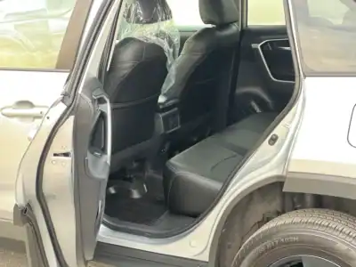 2022 Toyota Rav 4 XLE 4 Cylinders Engine Petrol Silver Black SUV Full Option