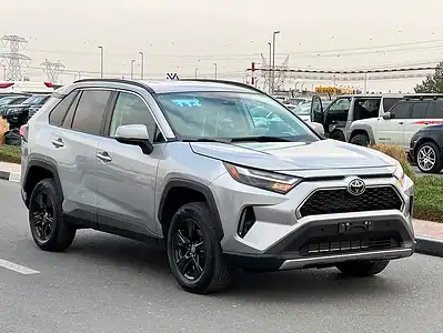 2022 Toyota Rav 4 XLE 4 Cylinders Engine Petrol Silver Black SUV Full Option