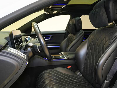 2021 Mercedes Benz S580 4.0 litre V8 Engine White Black Sedan