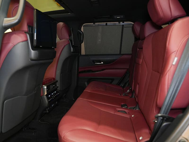 2023 Lexus Lx 600 Signature 3.5L twin-turbo V6 Engine Grey Red SUV