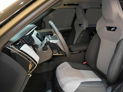 2024 Land Rover Range Rover Sport SV Edition One 4.4L Twin-Turbo V8 Gold White