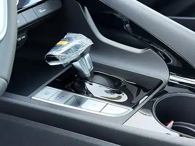2025 Hyundai Elantra Other 1.5 litres 4 Cylinder Engine White Grey Sedan AT