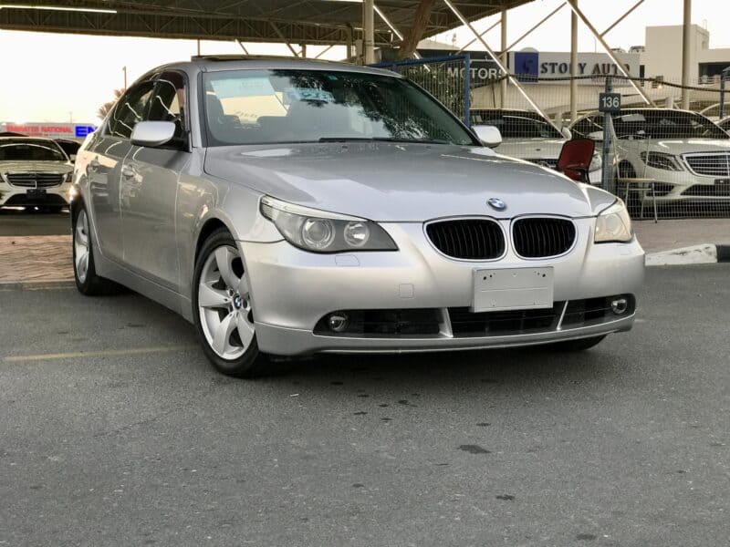 2005 BMW 530i 3.0 litres Inline 6-cylinder Engine Silver Black Sedan