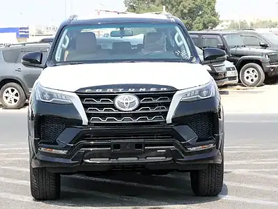 2025 Toyota Fortuner SR5 2.7L 4 Cylinders Engine Petrol Black Beige GCC Specs