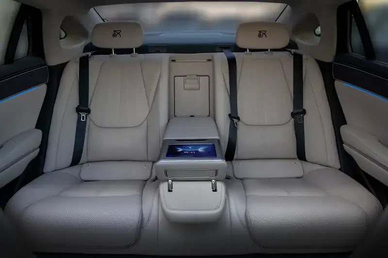 2025 BYD HAN PHEV 4 Cylinders Engine Silver White Sedan FWD