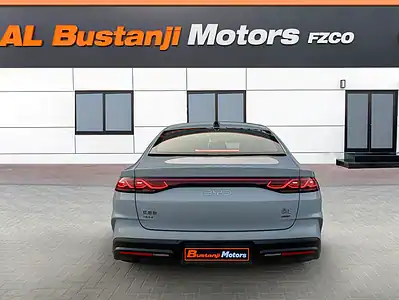 2025 BYD Qin L DM-i Hybrid 4 Cylinders Green Black Sedan FWD