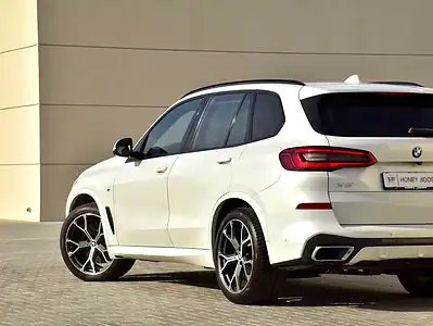 2019 BMW X5 Xdrive 40i 6 Cylinder Engine White Tan SUV GCC Specs