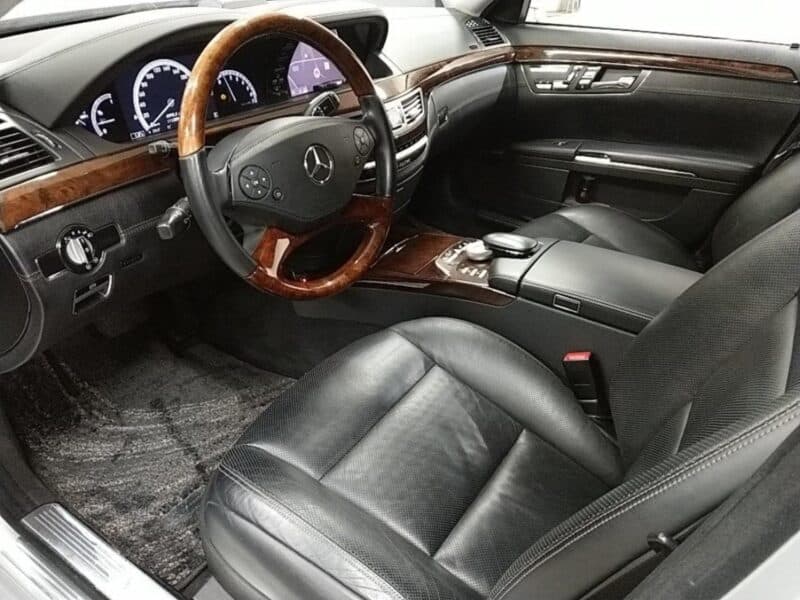 2012 Mercedes-Benz S550L 4.7 litres V8 Engine Petrol Silver Black Sedan