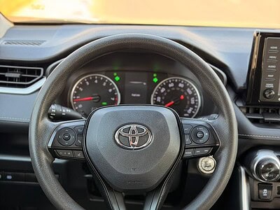 2021 TOYOTA RAV 4 XLE 2.5 L V4 Engine Green Black SUV Full Option