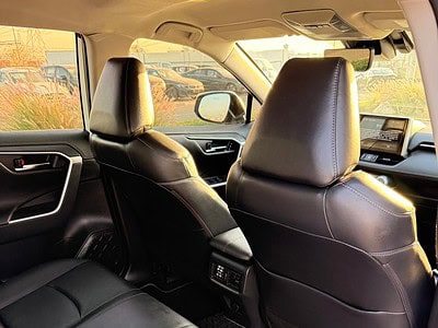 2021 TOYOTA RAV 4 2.0 L V4 Engine White Black SUV Full Option