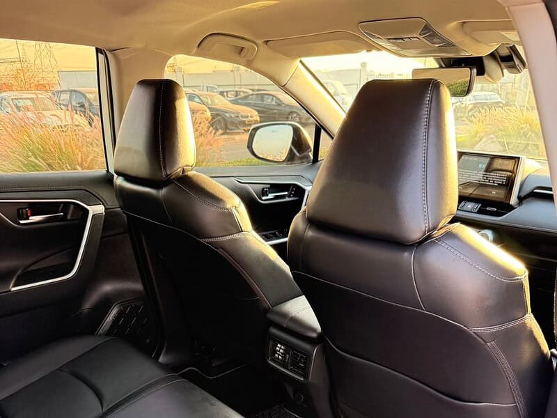 2021 TOYOTA RAV 4 2.0 L V4 Engine White Black SUV Full Option