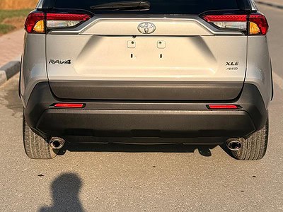 2024 TOYOTA RAV 4 XLE AWD 2.5 litre V4 Cylinder Engine Silver Black SUV