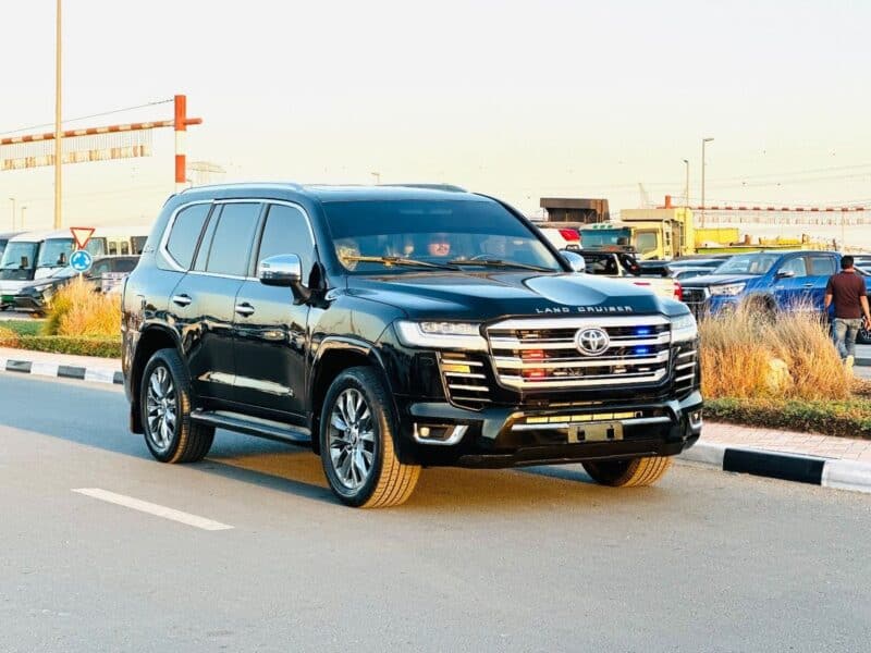 2019 Toyota Land Cruiser GXR 4.0L 6 Cylinders Engine Black Beige SUV GCC