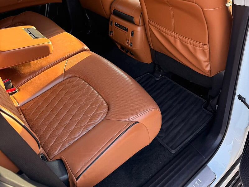 2019 INFINITI QX80 LUXE 4x4 5.6 litre V8 Cylinder Engine White Tan SUV Full Option