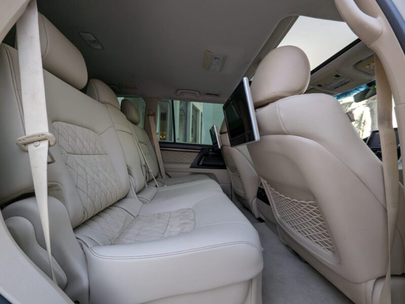 2019 TOYOTA LAND CRUISER GXR GRAND TOURING 4.6L V8 White Beige SUV Full Option