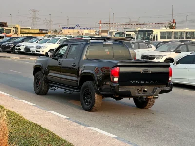 2022 Toyota Tacoma SR5 double ca 6 Cylinders Engine Black Pick Up Truck