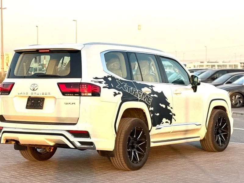 Toyota Land Cruiser GXR 4.0L 6 Cylinders Engine White Beige SUV GCC Specs