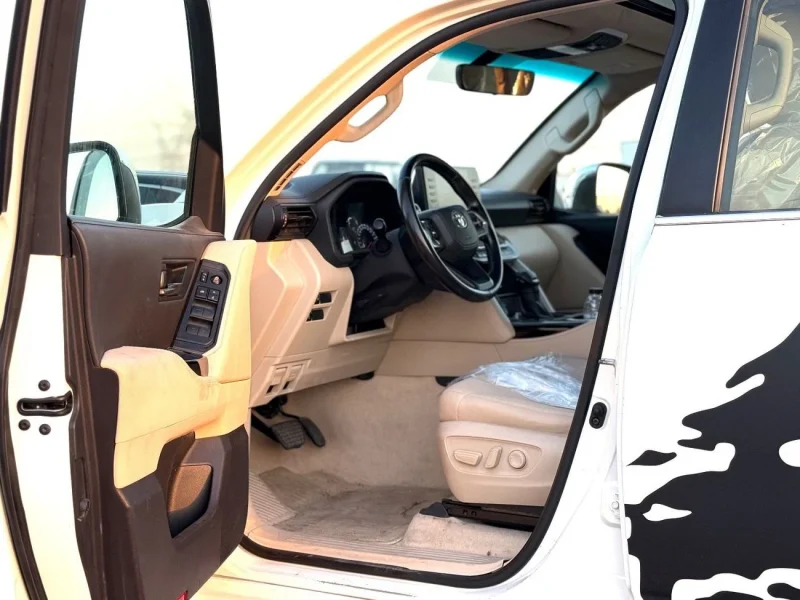 Toyota Land Cruiser GXR 4.0L 6 Cylinders Engine White Beige SUV GCC Specs