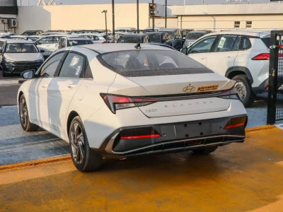 2025 Hyundai Elantra Elite 1.5L4 Cylinders Engine Petrol White Black Sedan