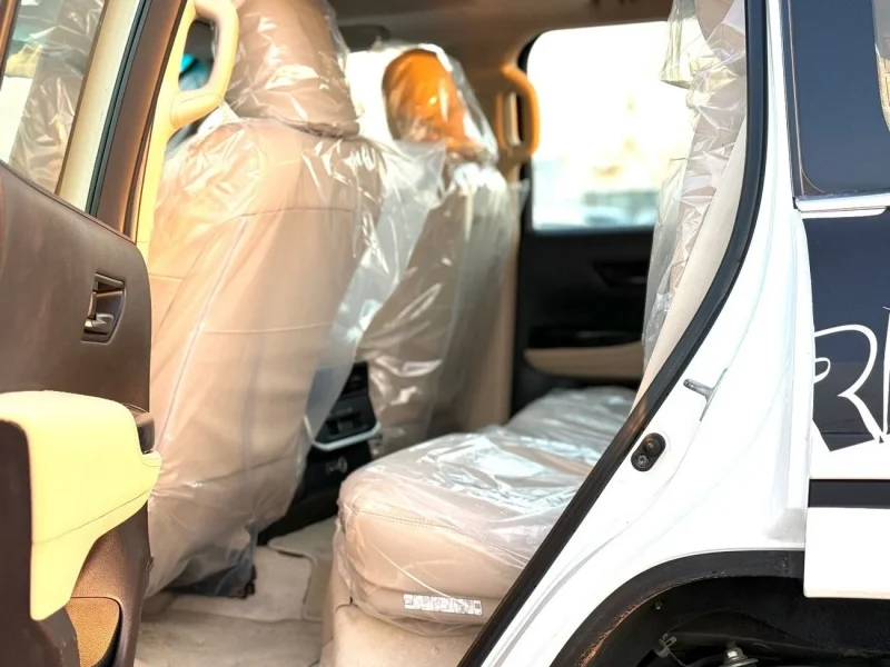 Toyota Land Cruiser GXR 4.0L 6 Cylinders Engine White Beige SUV GCC Specs