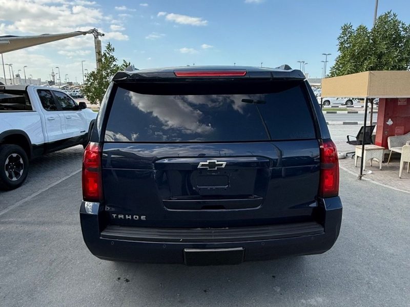 2018 Chevrolet Tahoe 1LT 5.3L 8 Cylinders Engine Blue Black SUV