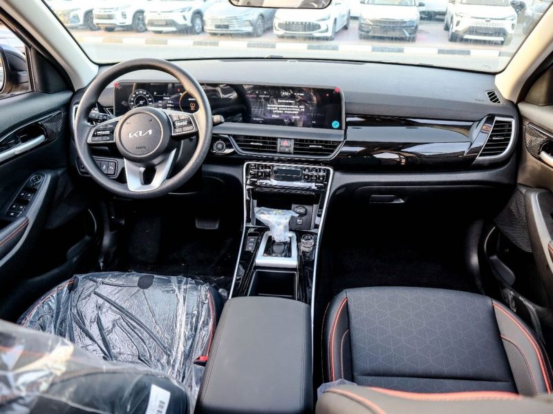 2025 Kia Seltos 1.5L 4 Cylinders AT Luxury Comfort Edition Grey Black Hatchback