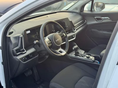 2025 Kia Sportage 2.0L 4 Cylinders Engine Petrol FWD White Black SUV