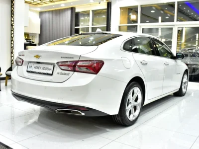 2019 Chevrolet Malibu Premier 4 Cylinders Engine White Beige Sedan GCC Spec