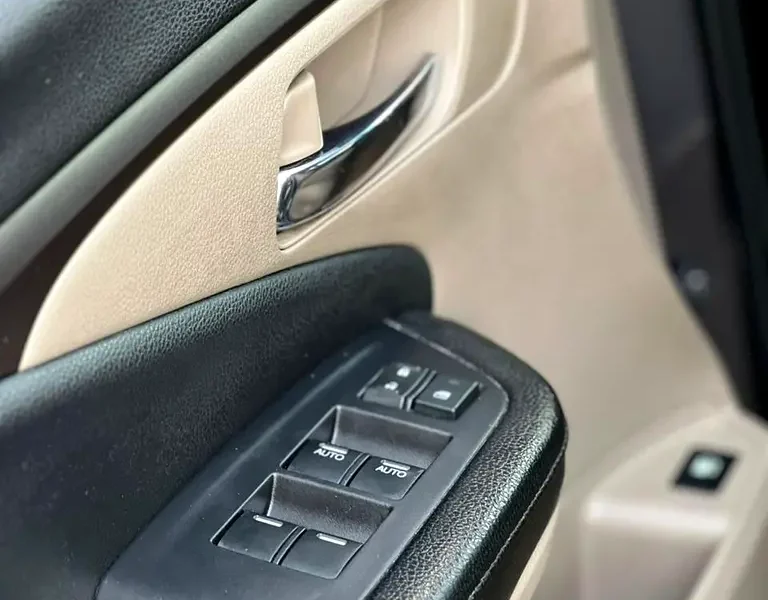 2018 Honda Pilot EX 6 Cylinders Engine Black Beige SUV GCC Specs