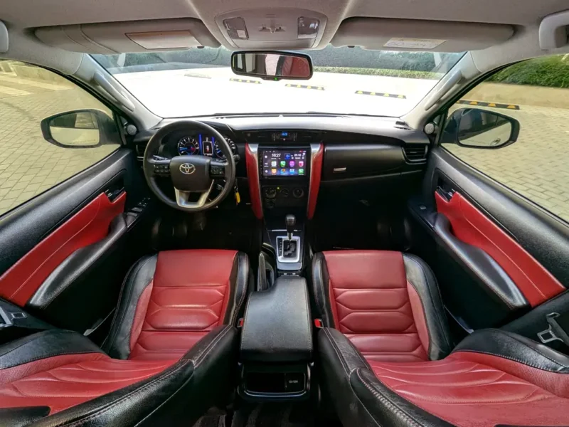 2018 TOYOTA FORTUNER TRD SPORTIVO GCC V4 2.7L White Red SUV