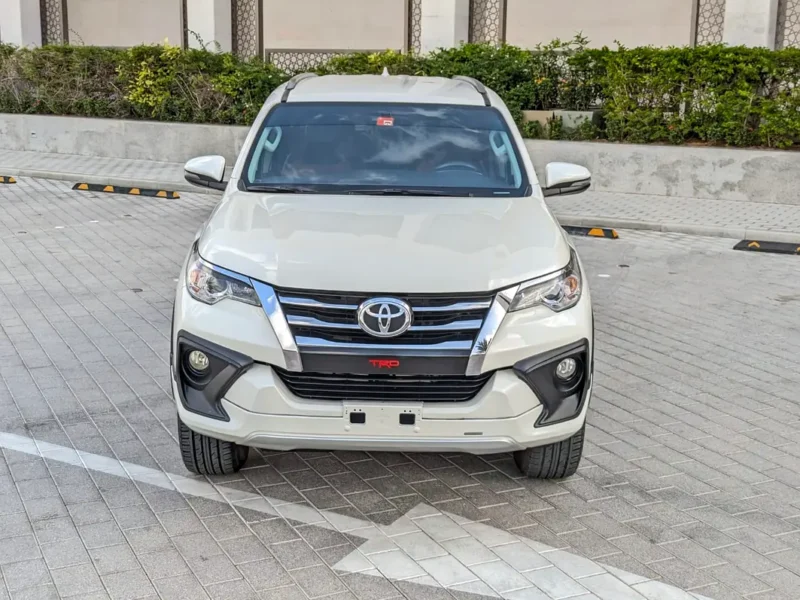 2018 TOYOTA FORTUNER TRD SPORTIVO GCC V4 2.7L White Red SUV