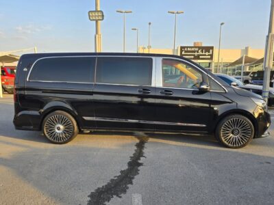 2018 Mercedes-Benz V250 2.0L 4-Cylinder Turbo Black Orange Luxury MPV