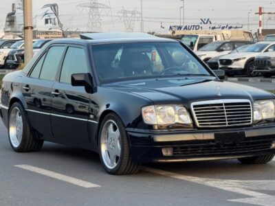 1995 Mercedes-Benz E500 5.0 liters V8 Cylinder Engine Black Sedan RWD
