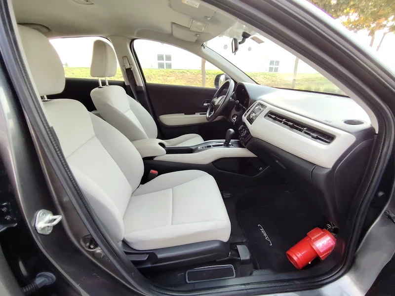 2020 Honda HR-V LX 4 Cylinders Engine Grey White SUV GCC Specs