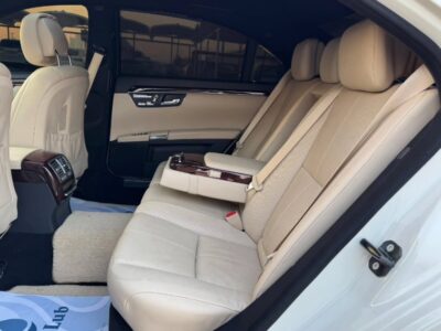 2007 Mercedes-Benz S550 5.5 Liters 8 Cylinders Engine White Beige Sedan RWD