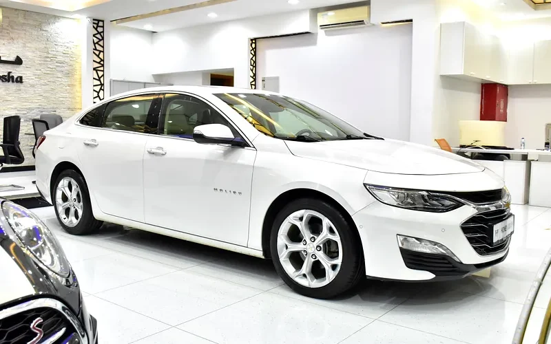 2019 Chevrolet Malibu Premier 4 Cylinders Engine White Beige Sedan GCC Spec