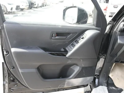 2025 Toyota Land Cruiser 3.5L Twin Turbo Basic Option Black SUV GCC Specs