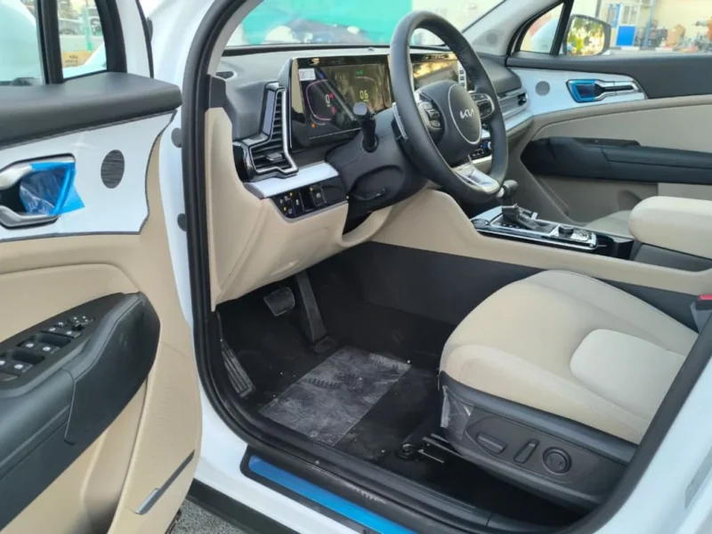 2025 Kia Sportage 2.0L MPI LX FWD White Beige SUV GCC Specs