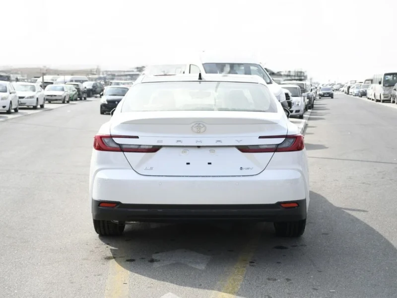 2025 Toyota Camry 2.5L 4 Cylinders Engine LE HEV White Beige Sedan FWD
