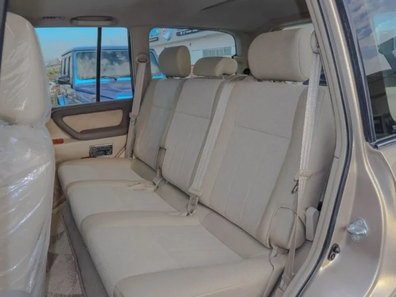 2005 TOYOTA LAND CRUISER GXR 2005 4.5L MANUAL Transmission Gold Beige SUV