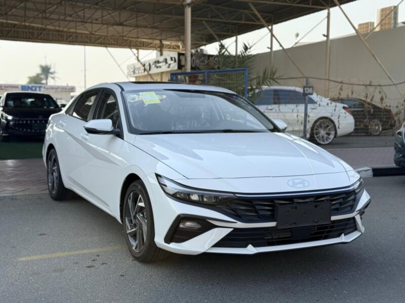 2025 Hyundai Elantra 1.5 Liters Inline 4-Cylinder Engine White Black Sedan