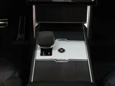 2025 Land Rover Range Rover Vogue SE 4.4L LiterTwin-Turbo V8 Engine Black SUV