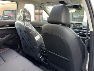 2025 Kia Seltos Luxury Edition 1.5 4 Cylinders Engine White Black Crossover