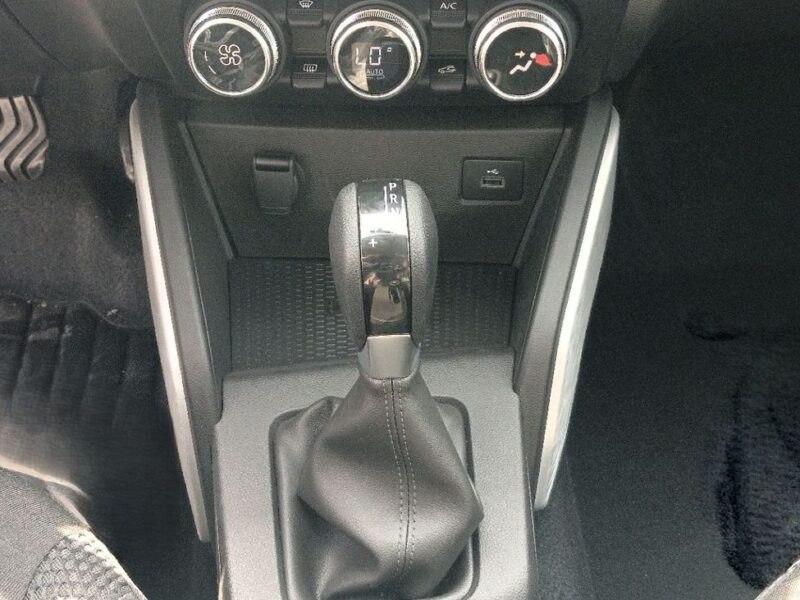 2025 Renault Duster Renault Duster 1.6L Petrol GCC Full option White Grey SUV