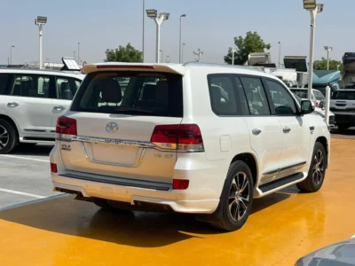 2021 Toyota Land Cruiser VXS Grand Touring V8 Cylinders Engine 5.7L White Brown SUV