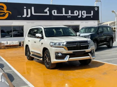2021 Toyota Land Cruiser VXS Grand Touring V8 Cylinders Engine 5.7L White Brown SUV